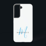 Elegantes Modern White Sky Blue Script Monogram Samsung Galaxy Hülle<br><div class="desc">Elegante moderne White Sky Blue Script Monogram Phone Case. Ein elegantes Himmelblau-Skript-Monogramm kombiniert mit einem sauberen schwarzen San-Serif-Schriftart sorgt für einen zeitgemäßen Look.</div>