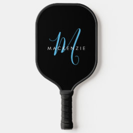 Elegantes, modernes Black Sky Blue Script Monogram Pickleball Schläger