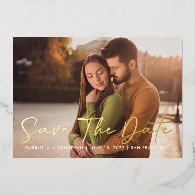 Elegantes modernes Foto Save the Date Gold Folieneinladung (Vorderseite)