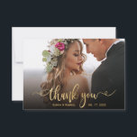 Elegantes, modernes Gold Script-Foto-Overlay Dankeskarte<br><div class="desc">Moderne Elegant Stilvolle goldene Schrift Hochzeit danke Ihnen Postcard-Vorlage mit einem vollen vertikalen Foto auf der Vorderseite mit dem Text "Danke" in einem Wirblen handgeschriebenen Typografie Swash Schwanz Schriftart Drehbuch in Imitaten goldenen Folie Overlay auf dem Bild. Einfach zu personalisieren der individuelle Name und danke Ihnen Essage auf der Rückseite....</div>