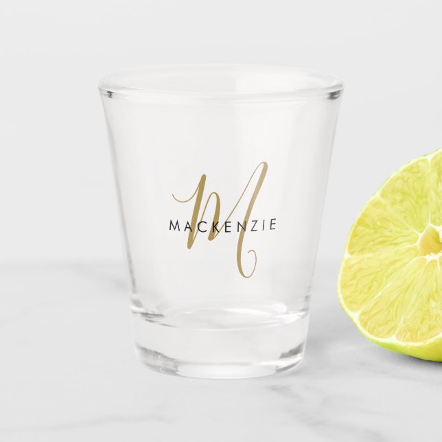 Elegantes, modernes Gold Script Monogram Schnapsglas (Vorderseite)