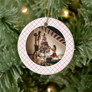 Elegantes modernes kariertes Weihnachtsfamilienfot Keramik Ornament