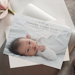 Elegantes, modernes Minimalistisches Script Baby F Ankündigung