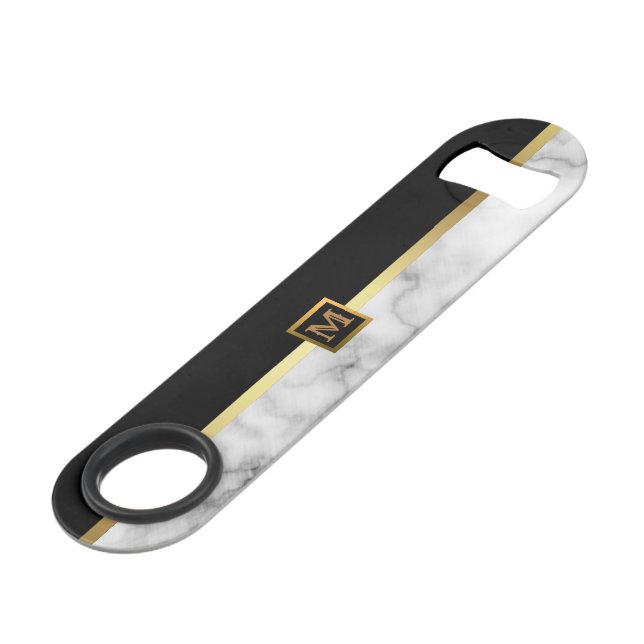 Elegantes, modernes Mit Monogramm Marmorschwarz Speed Flaschenöffner (Vorderseite Schrägansicht)