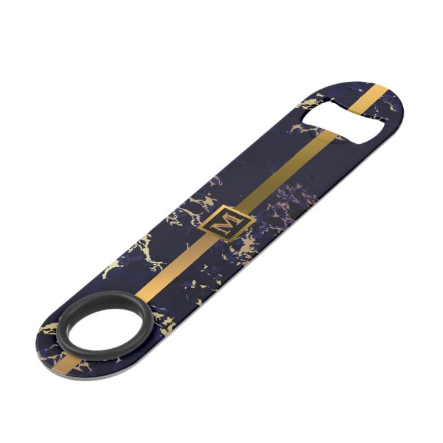 Elegantes, modernes Mit Monogramm Marmorschwarz Speed Flaschenöffner (Vorderseite Schrägansicht)