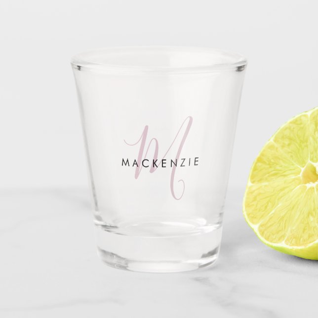 Elegantes, modernes Rosa-Script-Monogramm Schnapsglas (Vorderseite)