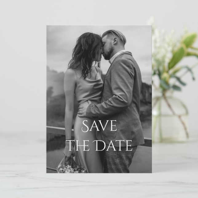 Elegantes, modernes Schwarz-weißes Foto Save The Date (Stehend Vorderseite)