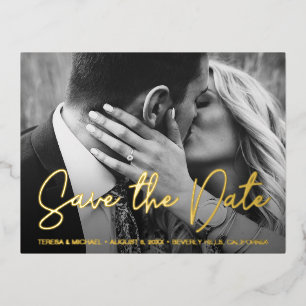 Elegantes, modernes Script Custom Foto Hochzeit Folien Feiertagspostkarte