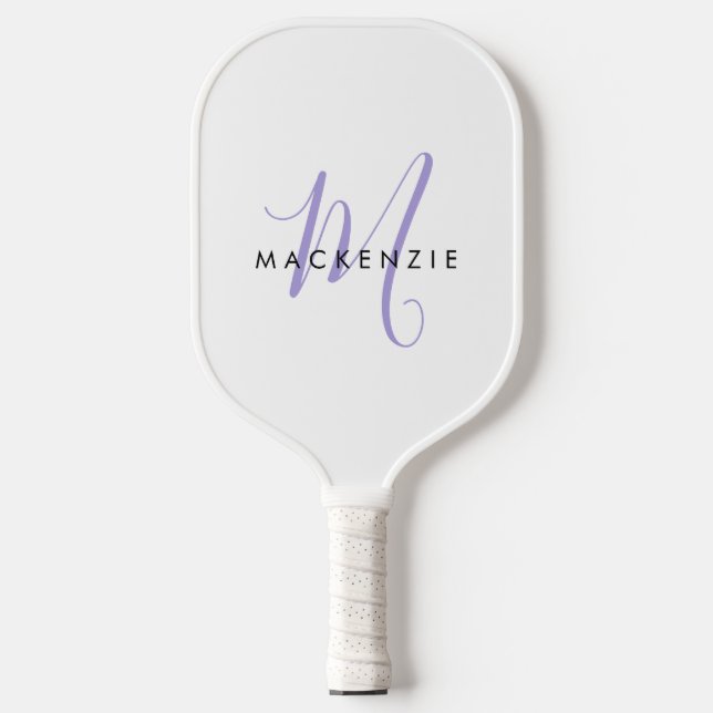 Elegantes, modernes White Lavender Script Monogram Pickleball Schläger (Vorderseite)