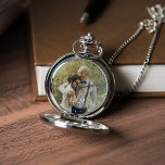 Elegantes Monogramm-Foto Taschenuhr<br><div class="desc">Elegantes Monogramm und personalisiertes Foto-Design für besondere Zeiten, perfekt für Hochzeitsfeiern, Abschlüsse, Vatertag, Weihnachten und vieles mehr!</div>