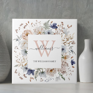 Elegantes Monogramm Hübsche Beige Blaue Blumen Flo Fliese