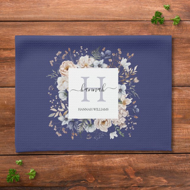 Elegantes Monogramm Hübsche Beige Blaue Blumen Flo Geschirrtuch (In situ)