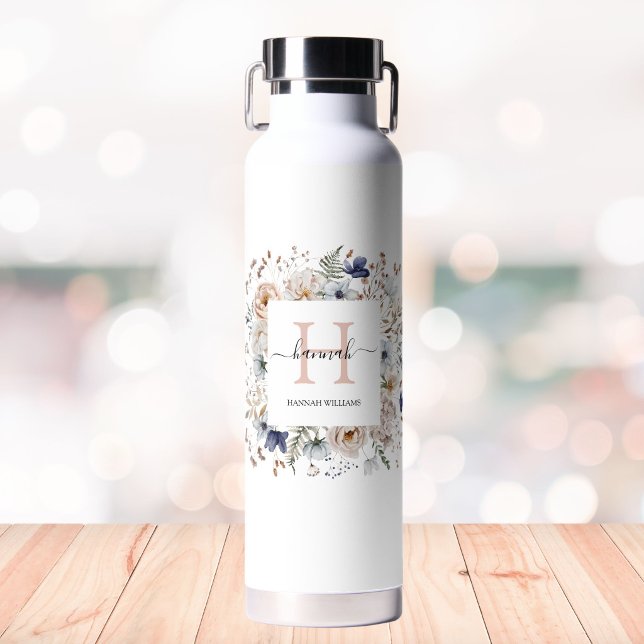 Elegantes Monogramm Hübsche Beige Blaue Blumen Flo Trinkflasche (Von Creator hochgeladen)