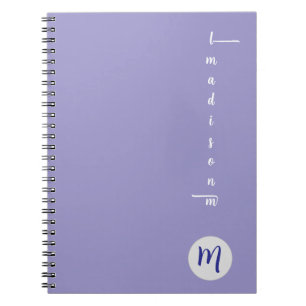 Elegantes Monogramm Lila Schrift Büro Schule Notizblock