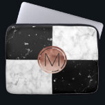 Elegantes Monogramm-Rosen-GoldSchwarz-weißer Laptopschutzhülle<br><div class="desc">Stilvolle Kombination des Imitat-Rosen-Gold-,  weißem und Schwarzemmarmors.</div>