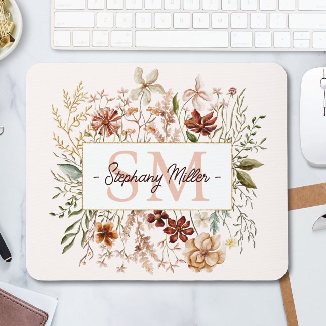 Elegantes Monogramm-Wasserfarben-Herbst-Wildblumen Mousepad (In situ)