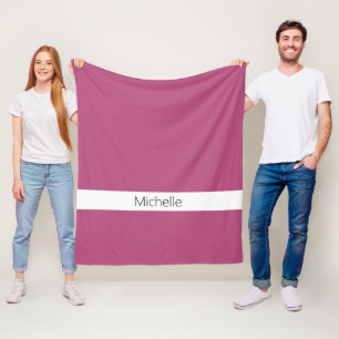 Elegantes monogrammiertes Warm-Pink in Solid-Farbe Fleecedecke