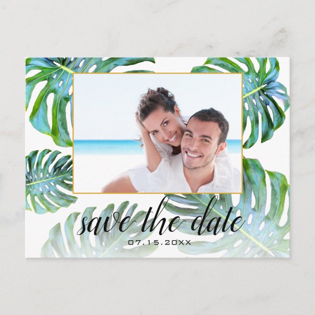 Elegantes Monstera Leaf Foto Save the Date Ankündigungspostkarte (Vorderseite)