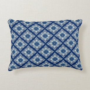 Elegantes Muster mit blauer Geometrie Dekokissen