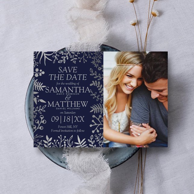 Elegantes Navy & Silver Floral Wedding Foto Save The Date (Von Creator hochgeladen)