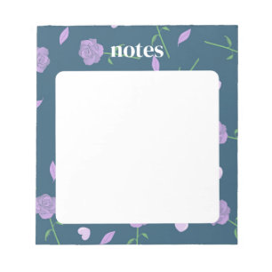 Elegantes Navy- und Purpurrosenmuster Notizblock