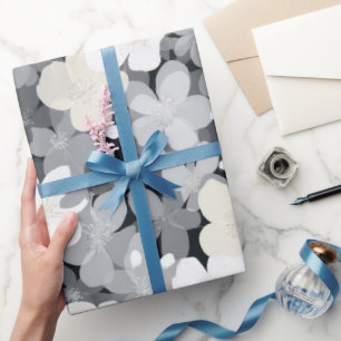 Elegantes neutrales Blumen Graues Blumenmuster Geschenkpapier