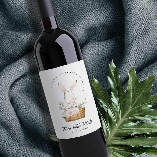 Elegantes Niedliches Bunny im Blumenkorb Kindergeb Weinetikett (Von Creator hochgeladen)