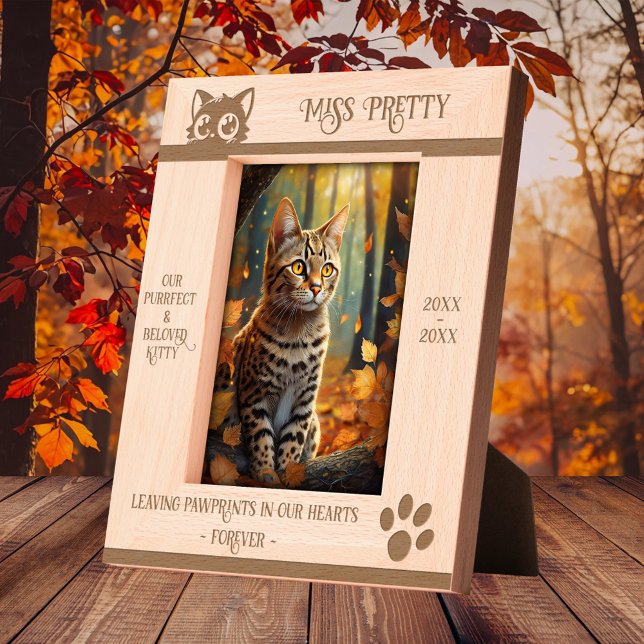 Elegantes Niedliches Cat-Memorial Geätzte Rahmen (Etched photo frame featuring a cute kitten silhouette with paw print - cat memorial - keepsake)