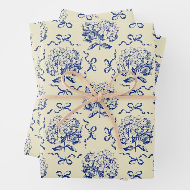 Elegantes Preppy Blue Beige Hydrangea Bow Muster Geschenkpapier Set (Beispiel)