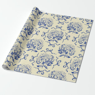 Elegantes Preppy Blue Toile Hydrangea Bow Muster Geschenkpapier