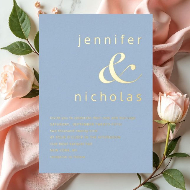 Elegantes Pulver Ampersand Blue Wedding Gold Folieneinladung (Elegant Powder Ampersand Blue Wedding Gold Foil Invitation)
