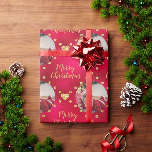 Elegantes Red & Gold Christmas Squares Baby Foto Geschenkpapier (Von Creator hochgeladen)