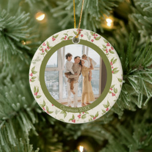 Elegantes Red Holly Berries Green Frame Family Fot Keramik Ornament