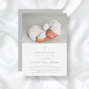 Elegantes Religiöses Cross Boy Baptism Foto Silver Folieneinladung