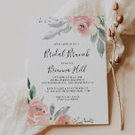 Elegantes Rosa Blush Bridal Brunch Brautparty Einladung<br><div class="desc">Dieses elegante rosafarbene Brautbrunch mit Brautdusche lädt zu einem Polterabend ein. Das Design ist mit handgezeichnet rosa blüten Rose und Pfannkuchen mit grünen und grauen Blätter,  inspirierend natürliche Schönheit.</div>