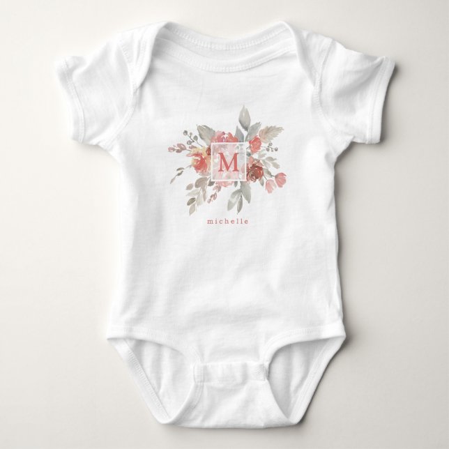 Elegantes Rosa Floral Monogramm Baby Strampler (Vorderseite)