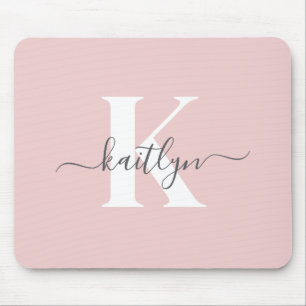 Elegantes Rosa-Hauch-Grau-Script-Monogramm Mousepad
