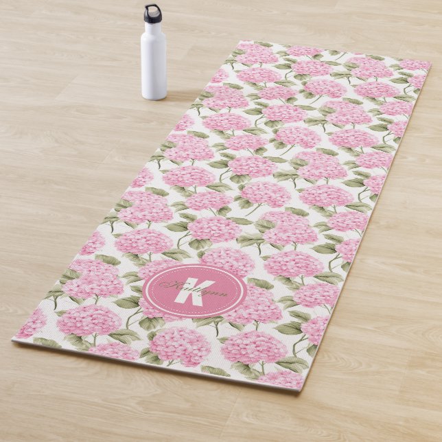 Elegantes rosa Hydrangeen-Blumenmuster-Monogramm Yogamatte (Beispiel)