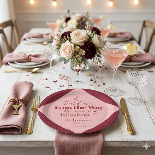 Elegantes Rosa und Rot "A Tini One" Baby Shower Pappteller
