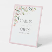 Elegantes rosafarbenes Blumengeschenk für Brautpar