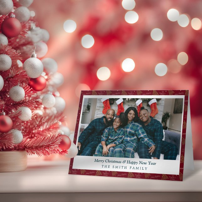 Elegantes Rot & Grün Weihnachten mit Bäumen & Foto Karte (Elegant Crimson Red Christmas Greetings with Photo Holiday Fold Card)