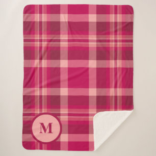 Elegantes Rot-Pink-Karomuster-Monogramm Sherpadecke