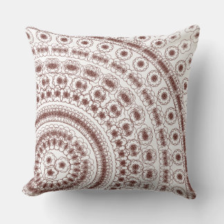 Elegantes rotes florales Mandala-Muster Kissen