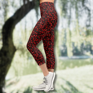 Elegantes rotes Konfetti auf schwarzem Glitter-Sty Capri Leggings