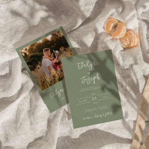 Elegantes Sage Green Foto Boho Moderne Hochzeit Einladung