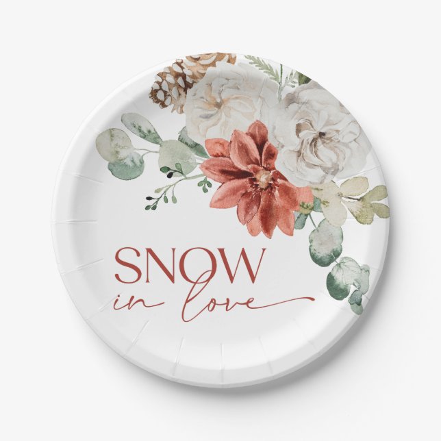 Elegantes Schnee in Liebe Winter Rotes Brautparty Pappteller (Vorderseite)