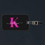Elegantes Schwarz-Hot-Pink-Script-Monogramm Gepäckanhänger<br><div class="desc">Dieses einfache, elegante, schwarze Gepäckanhänger mit Ihrem Vornamen in einem trendigen Schriftart in Weiß tippte über Ihren ersten Start in einem modernen Mütze-Schriftart in heißen Rosa auf der einen Seite und eine Folie in der Karte für Ihren Namen, Adresse und Telefonnummer auf der anderen Seite würde auf Ihren Koffern fantastisch...</div>