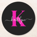 Elegantes Schwarz-Hot-Pink-Script-Monogramm Runder Pappuntersetzer<br><div class="desc">Diese schlichten, eleganten Untersetzer aus schwarzem Rundpapier mit Ihrem Vornamen in einem trendigen Schriftart in Weiß, der über Ihren ersten Einstieg in einen modernen Schriftart mit Kappe in heißen Rosa tippt, eignen sich hervorragend zum behalt von Tischen und Zählern, die frei von Wasserringen sind. Sie nehmen Tröpfchen auf, damit Sie...</div>