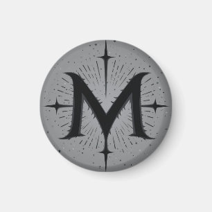 Elegantes Schwarz 'M' Design mit symmetrischen Ste Magnet