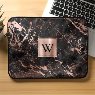 Elegantes Schwarz-Marmor-Roségold-Monogramm Laptopschutzhülle